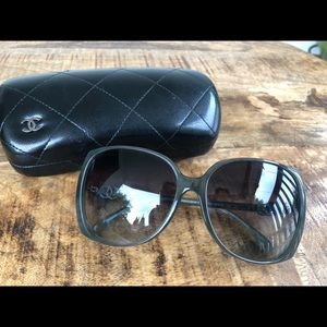 Authenthic Chanel cc 5216 sunglasses